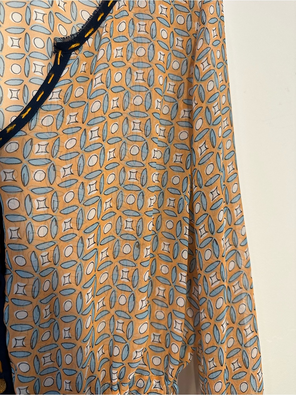 Anthropology NIC & Mo Navy and Peach lightweight blouse - Picture 4 of 16